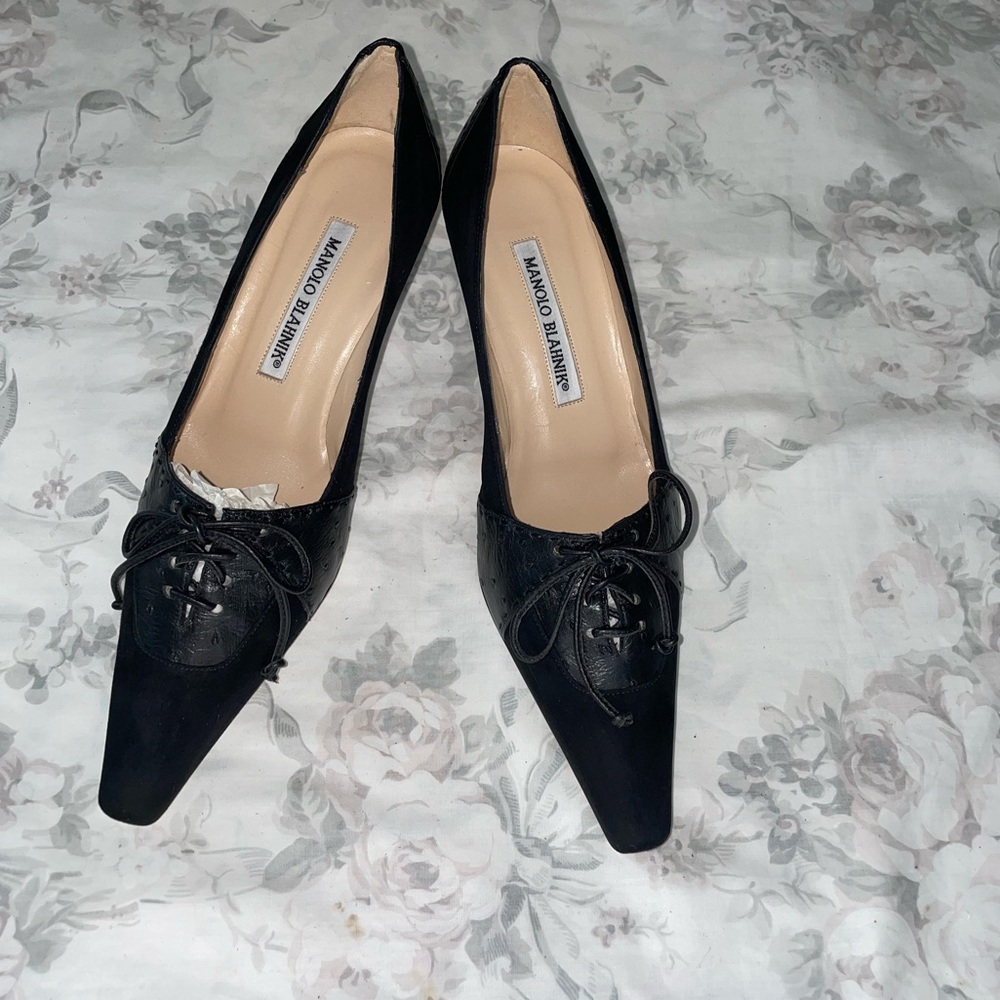 New Manolo Blahnik suede & leather kitten heel shoes n black